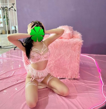 🌟 Я живу в Москве, 💖 где мои нежные прикосновения и страстные умения сведут тебя с ума. 🔥 Я могу предложить тебе широкий спектр услуг - от классического секса до экспериментов в постели. 😈 Мои фото доказывают, что я настоящая красотка, способная подарить максимум удовольствия. 💋 Обращайся ко мне, и я сделаю так, чтобы наша встреча была незабываемой. 💫 У меня есть отличные отзывы, подтверждающие мою профессиональность и качество услуг. Не упускай шанс испытать настоящее блаженство со мной. 🌹 Набери мой номер и окунись в мир наслаждения! 💫😉 Юлия